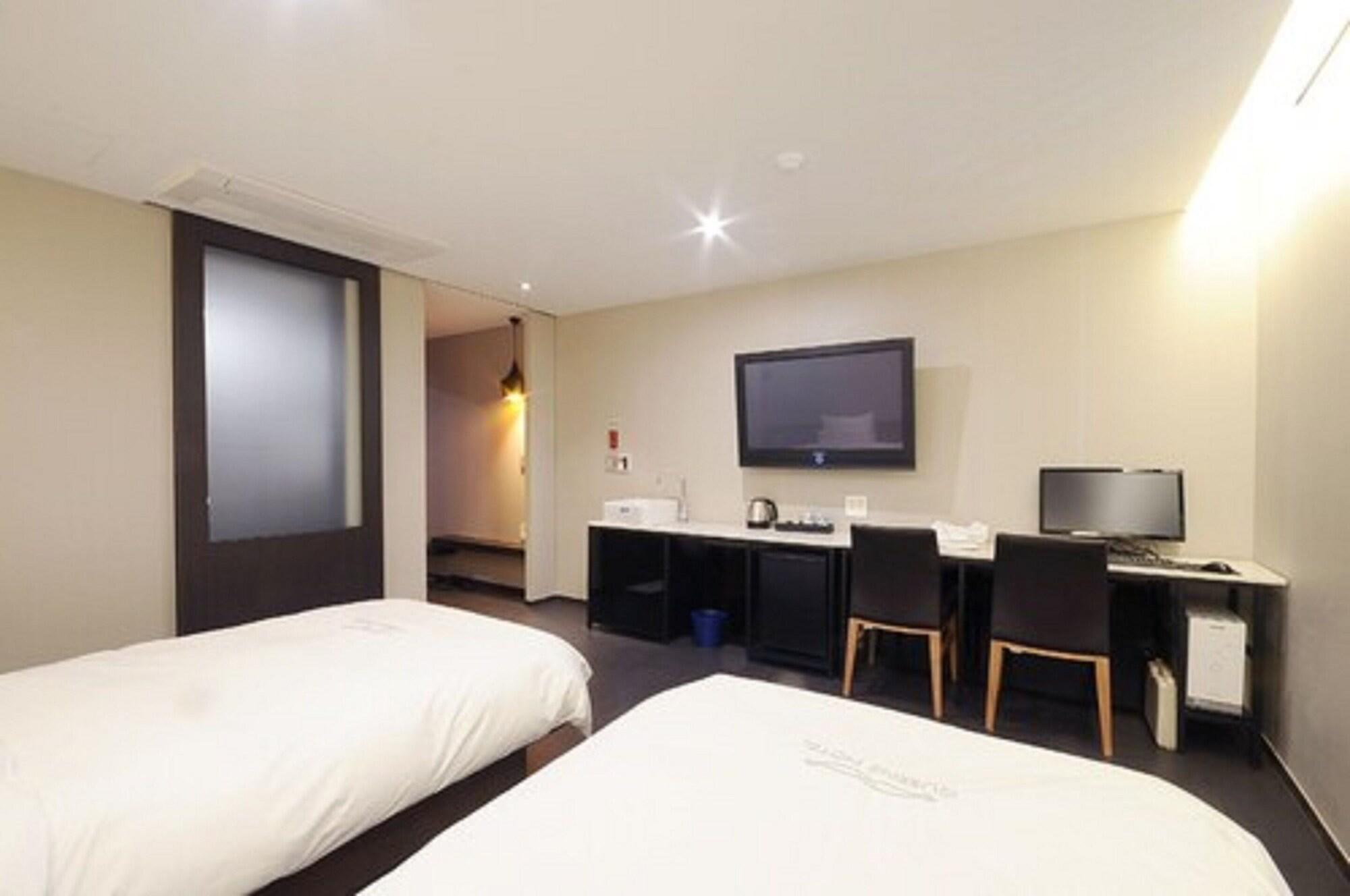 Queens Hotel Seomyeon בוסאן מראה חיצוני תמונה