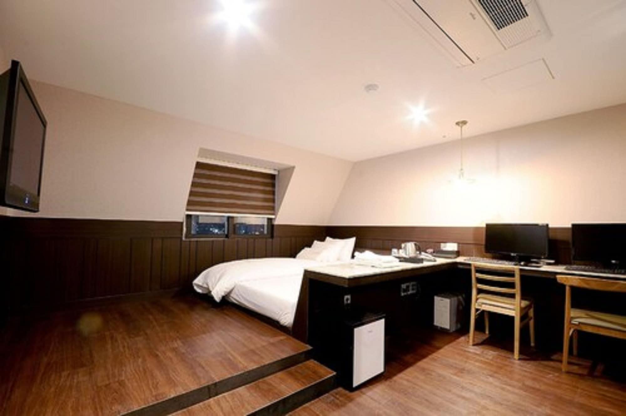 Queens Hotel Seomyeon בוסאן מראה חיצוני תמונה