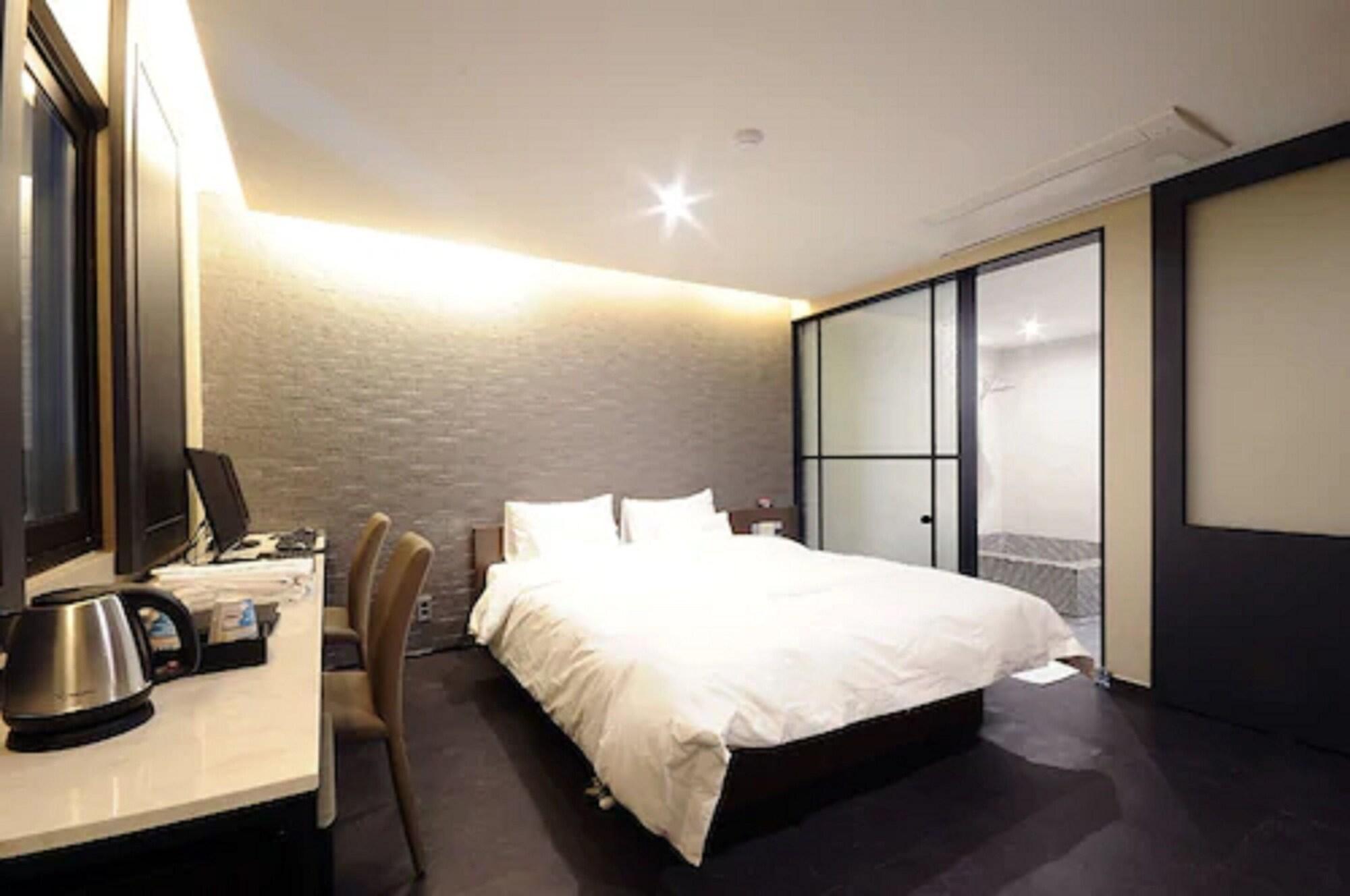 Queens Hotel Seomyeon בוסאן מראה חיצוני תמונה